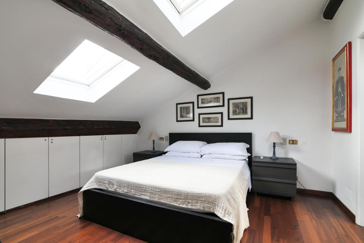 Elegant P.Venezia Attic Apartment Milan Exterior photo