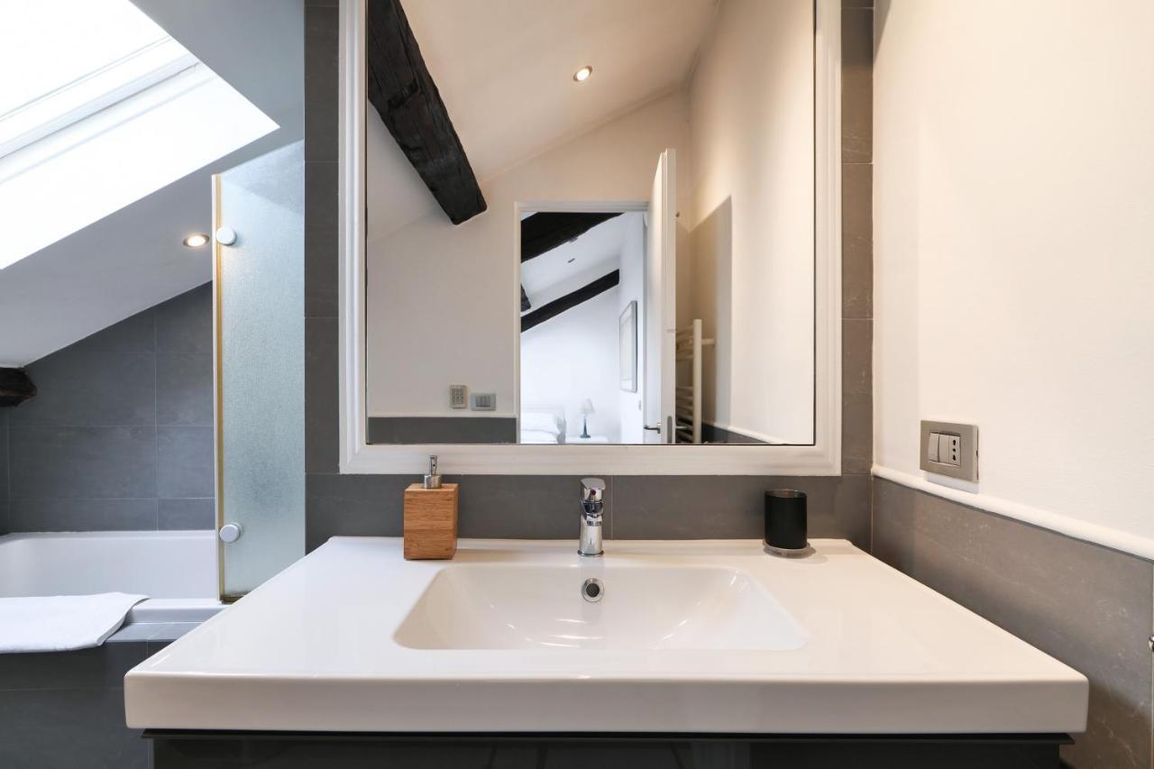 Elegant P.Venezia Attic Apartment Milan Exterior photo